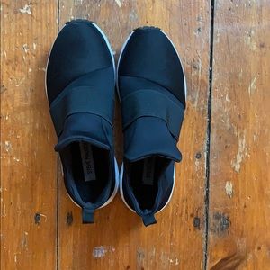 Steve Madden Hueber Slip on Sneaker